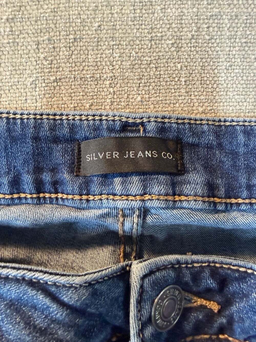Silver Jeans - Picture 4 of 8